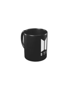 Taza BTS negra logo | Taza BTS K‑pop